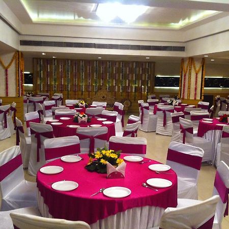 The Rajshahi Palace Hotel Indore Zewnętrze zdjęcie