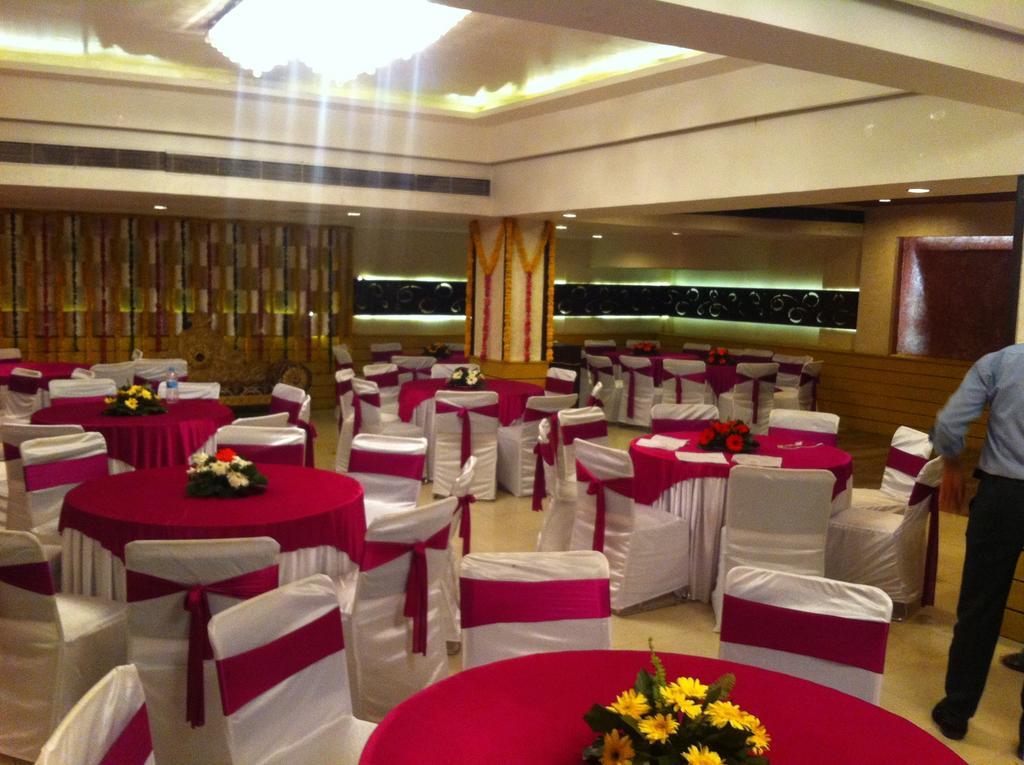 The Rajshahi Palace Hotel Indore Zewnętrze zdjęcie