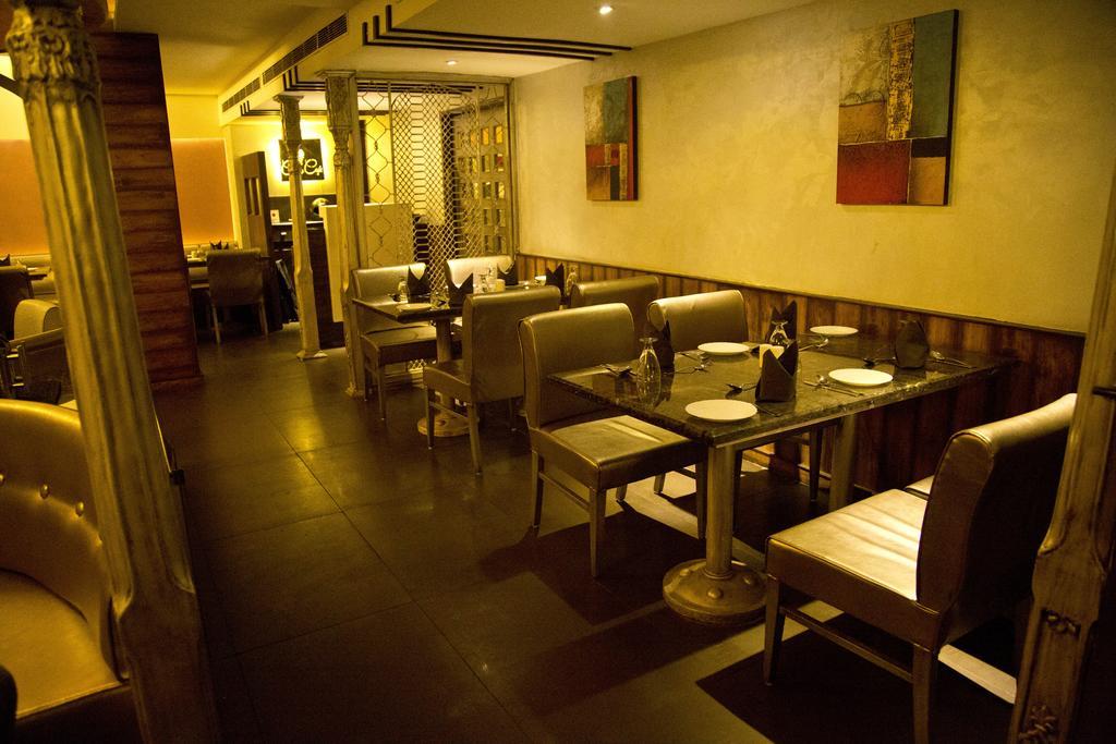 The Rajshahi Palace Hotel Indore Zewnętrze zdjęcie