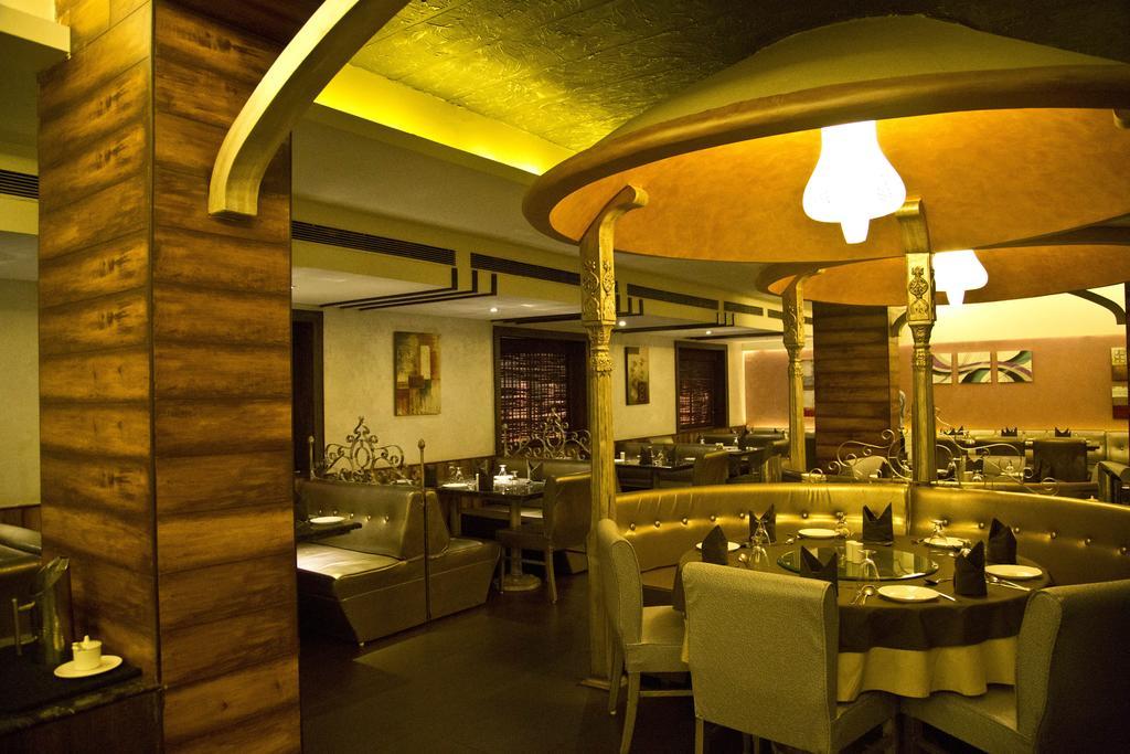 The Rajshahi Palace Hotel Indore Zewnętrze zdjęcie