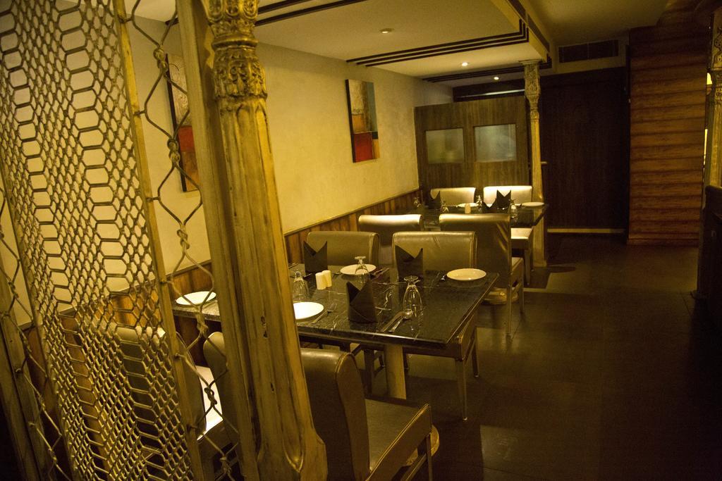 The Rajshahi Palace Hotel Indore Zewnętrze zdjęcie