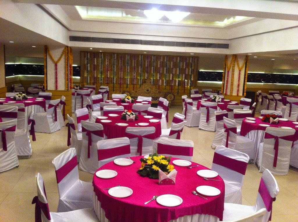 The Rajshahi Palace Hotel Indore Zewnętrze zdjęcie