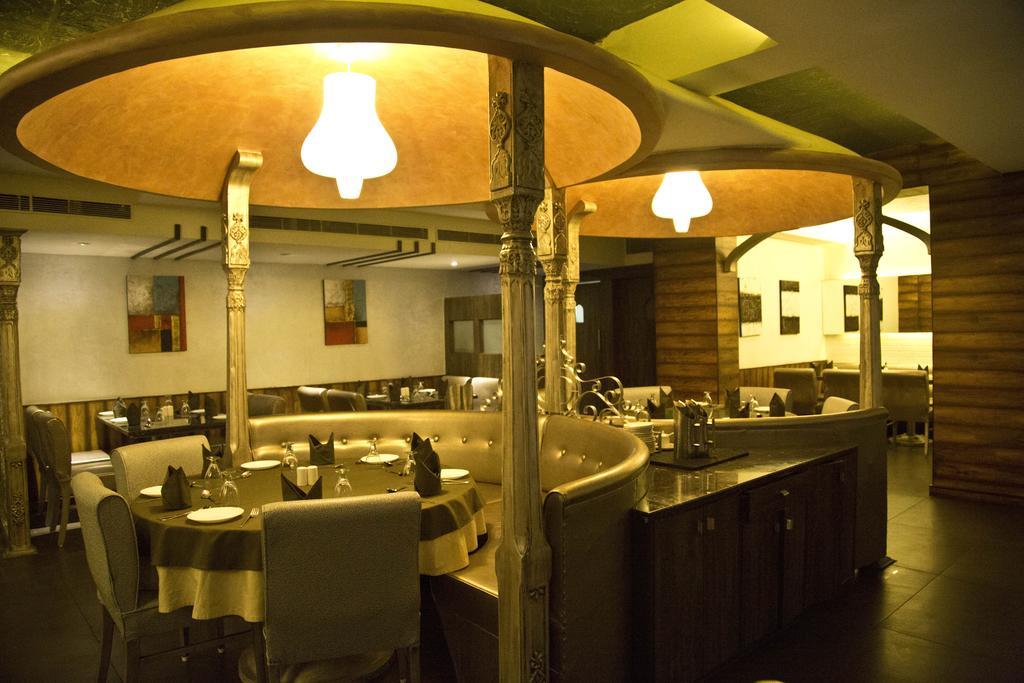 The Rajshahi Palace Hotel Indore Zewnętrze zdjęcie