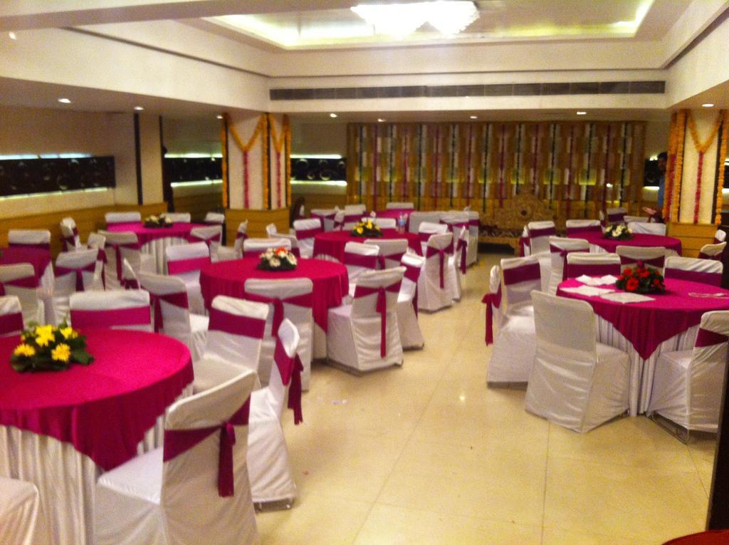 The Rajshahi Palace Hotel Indore Zewnętrze zdjęcie