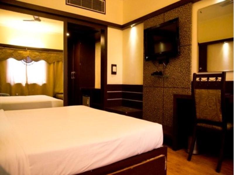 The Rajshahi Palace Hotel Indore Zewnętrze zdjęcie