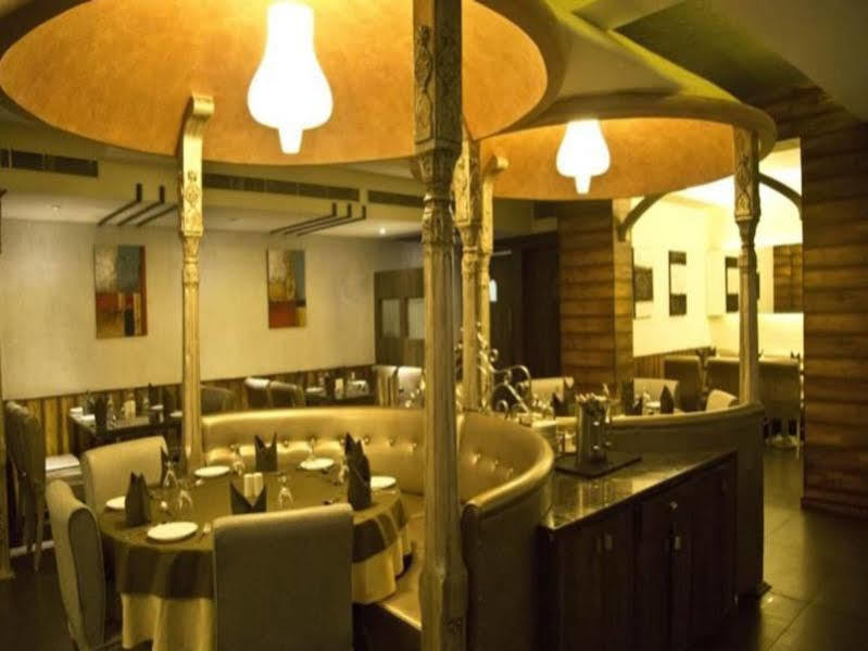 The Rajshahi Palace Hotel Indore Zewnętrze zdjęcie